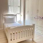 Amarilis Luxury