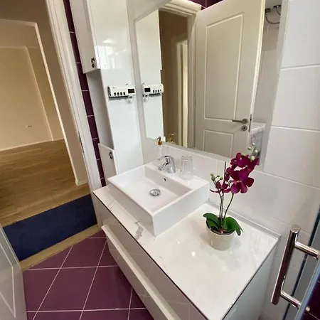 Amarilis Luxury Apartment Sarande