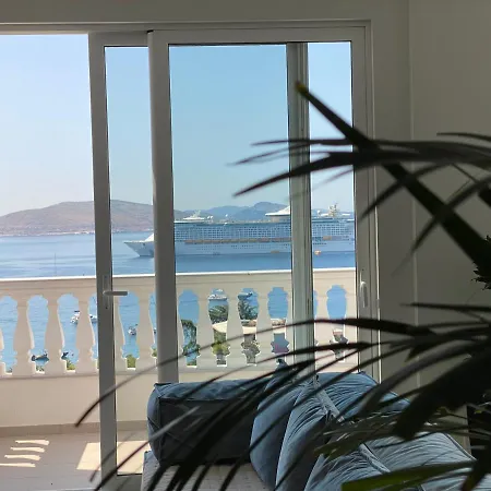 Amarilis Luxury